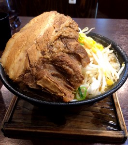 びっくりチャーシュー味噌らー麺 006